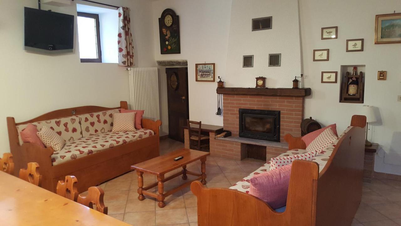Bed and Breakfast La Taverna Di Tony Montalto Dora Экстерьер фото